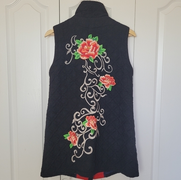 Embroidered Button Front Vest - Picture 3 of 9